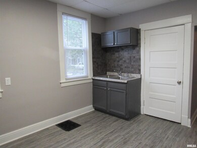 1720 N Perry St, Davenport, IA 52803 - photo 7