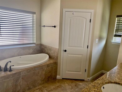 533 Landry Ct, Granbury, TX 76049 - photo 6