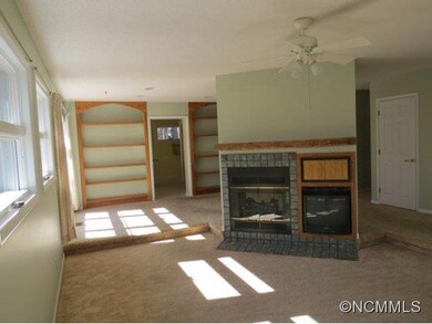 45 Windjammer Way, Hendersonville, NC 28792 - photo 4