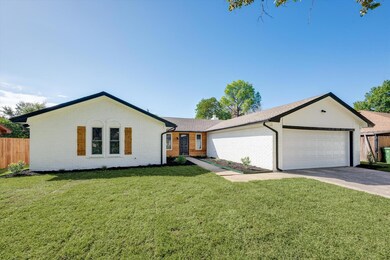 317 Northglen Dr, Hurst, TX 76054 - photo 2