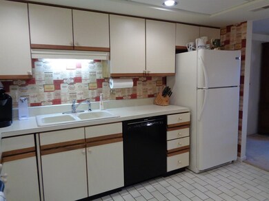 Nature Cove unit 303, Ann Arbor, MI 48104 - photo 7