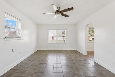 740 Huckleberry Ln, Gretna, LA 70056 - photo 4