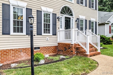 Doorway to property featuring crawl space