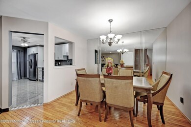 Dining to Kitchen 2