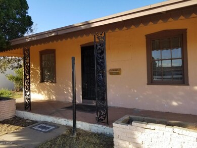 1438 10th St front porch