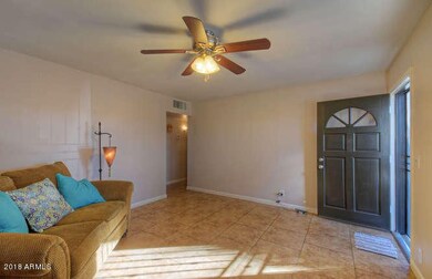 1138 E Echo Ln Phoenix AZ-small-003-7-Li