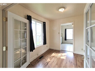 547 Oregon Way, Longview, WA 98632 - photo 3