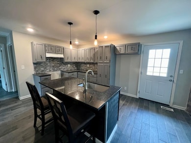 1820 Spradling Rd, Soddy Daisy, TN 37379 - photo 4