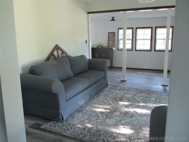 402 E 8th St, Cushing, OK 74023 - photo 5