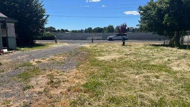 1845 Derby St, Klamath Falls, OR 97603 - photo 3