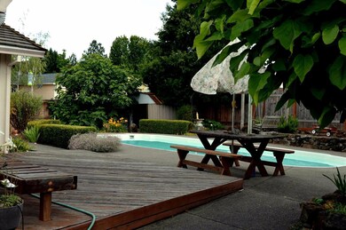 2836 Crystal Dr, Medford, OR 97504 - photo 2