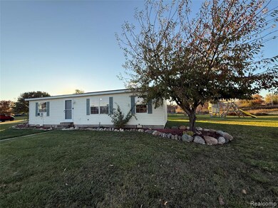 5106 Hawthorn Dr, Brown City, MI 48416 - photo 5