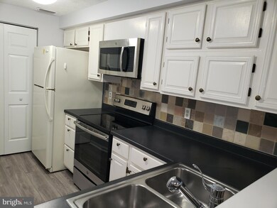 18700 Caledonia Ct unit A, Germantown, MD 20874 - photo 2