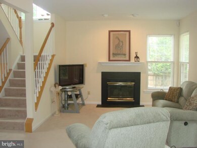 7109 Copernicus Ln, Lanham, MD 20706 - photo 5