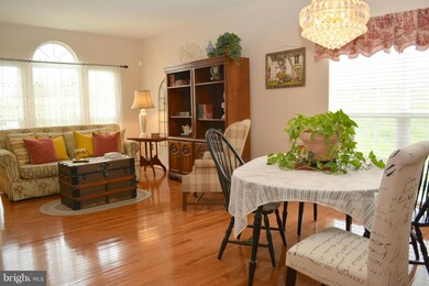 137 Oxbow Dr, Strasburg, VA 22657 - photo 2