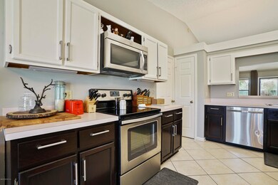 5454 Corky Ct, Jacksonville, FL 32244 - photo 3