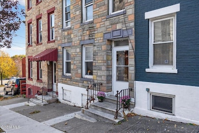 29-98 Livingston Ave-29