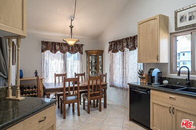 539 E Walnut Ave unit A, El Segundo, CA 90245 - photo 2