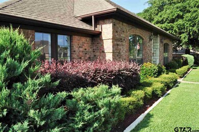 1620 Skidmore Ln, Tyler, TX 75703 - photo 2