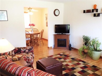 Very nice open floor plan and flow throughout Main