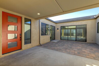 002_Courtyard