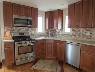 Gorgeous 2 year old kitchen with beautiful ceramic