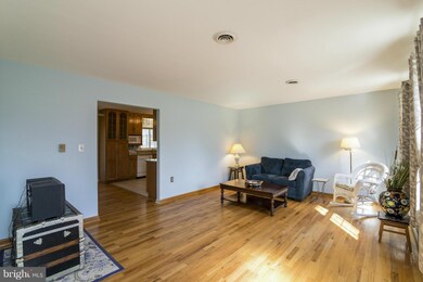 10994 Horseshoe Dr, Frederick, MD 21701 - photo 3