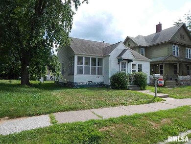 2011 W 6th St, Davenport, IA 52802 - photo 5