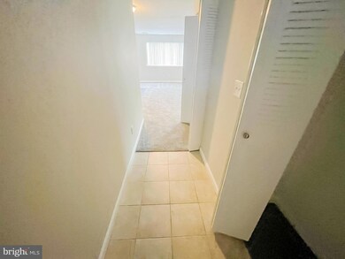 104 Falcon Ridge Way N unit 10/4, Hamburg, NJ 07419 - photo 4