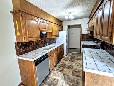 1633 N Mars St, Wichita, KS 67212 - photo 5