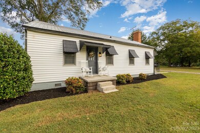 447 Barry Oak Rd, Statesville, NC 28625 - photo 2