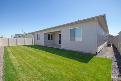 6170 W Pewter Point St, Meridian, ID 83646 - photo 4