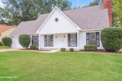 003-photo-front-view-14909039