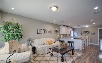 5731 S 12th Ln, Phoenix, AZ 85041 - photo 2