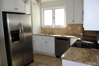 8 Maple Rd, Iselin, NJ 08830 - photo 6