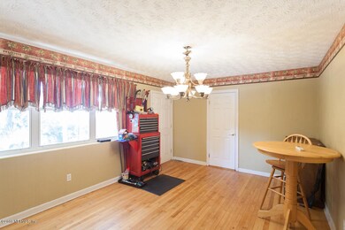 2430 Cedar Shores Cir, Jacksonville, FL 32210 - photo 4