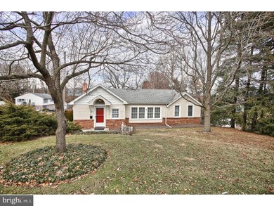 69 Walnut St, Mohnton, PA 19540 - photo 2