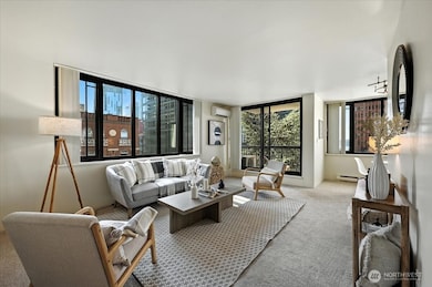 Royal Crest unit 801, Seattle, WA 98121 - photo 3