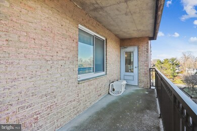 Park Sutton Condominiums unit 916, Silver Spring, MD 20910 - photo 4