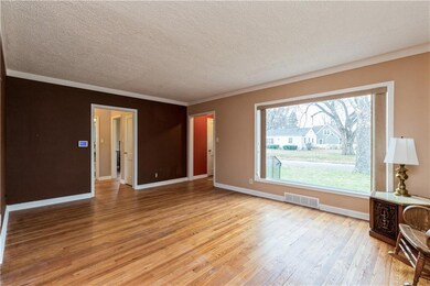 2212 55th St, Des Moines, IA 50310 - photo 4