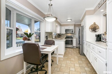 2627 Harmony Dr, Bettendorf, IA 52722 - photo 5