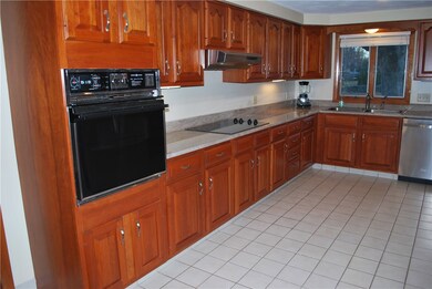 6 Maplewood Orchard Dr, Greenville, RI 02828 - photo 6