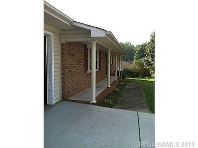 218 Valley St, Statesville, NC 28677 - photo 2