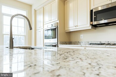 10601 Yorktown Dr, Fairfax, VA 22030 - photo 7