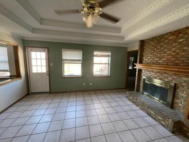 7913 Lynda Ln, North Richland Hills, TX 76180 - photo 2