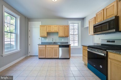 300 Crystal Rock Rd, Reading, PA 19605 - photo 2