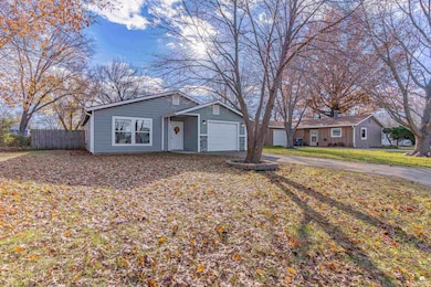 2411 Brook Ln, Manhattan, KS 66502 - photo 2