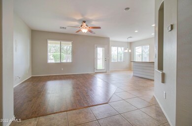 3901 S Salt Cedar St-5