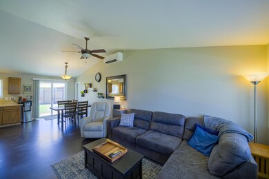3208 SW QUARTZ AVE-10