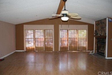 Living room/dining room combination
